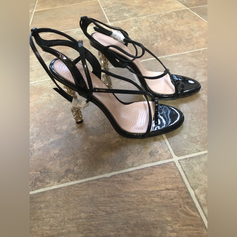 AZALEA WANG BETWEEN YOU AND I STILETTO SANDALS SIZE: 8.5